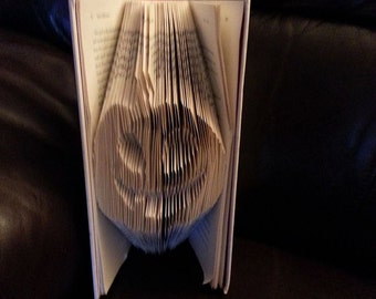 125 fold book folding art pattern for a santa hat / christmas hat