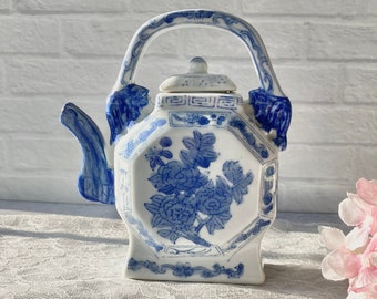 Vintage blue and white 6.5” chinoiserie teapot made in China