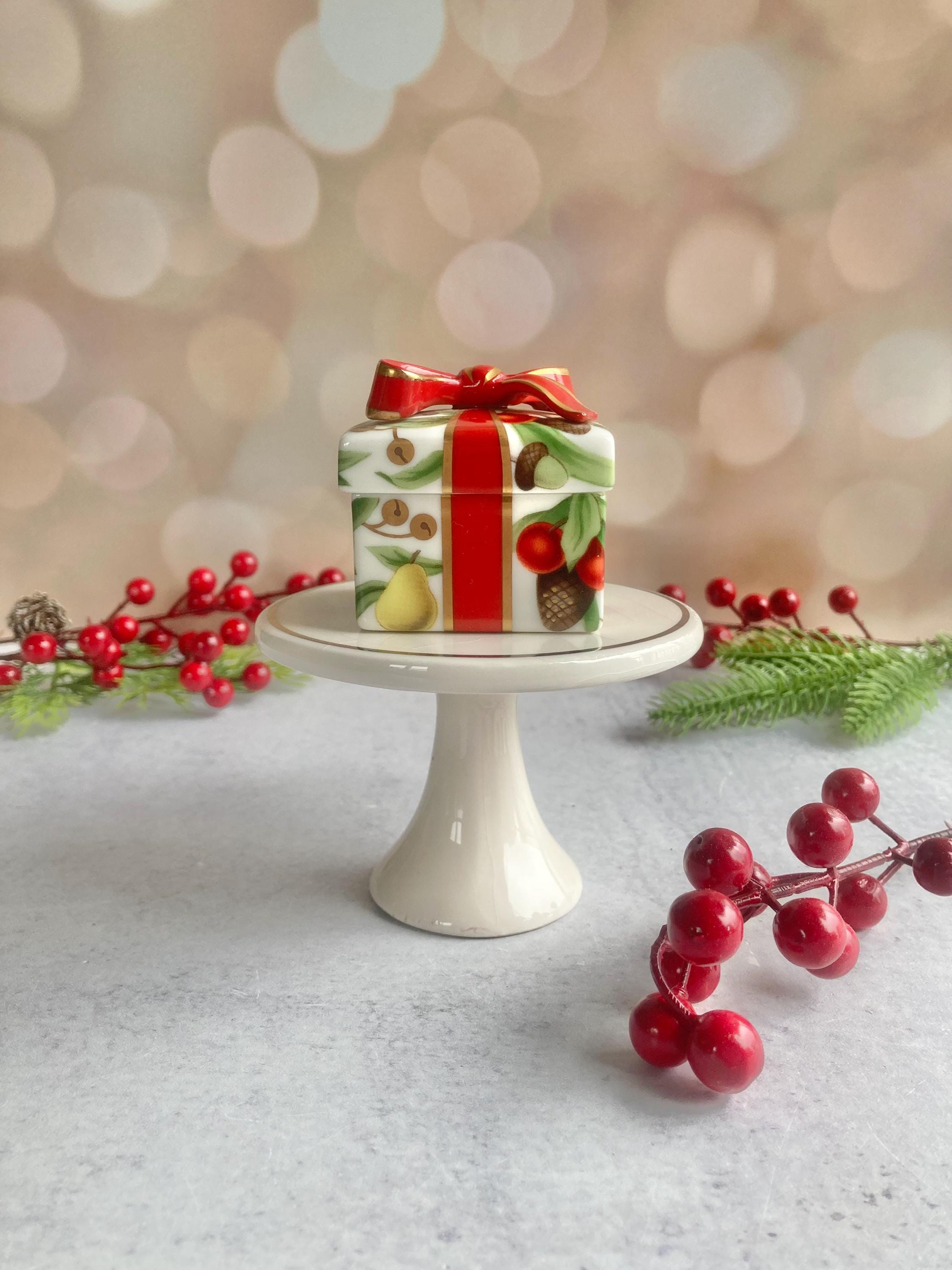 Vintage Tiffany & Co Christmas Trinket Box: Porcelain Garland Gift