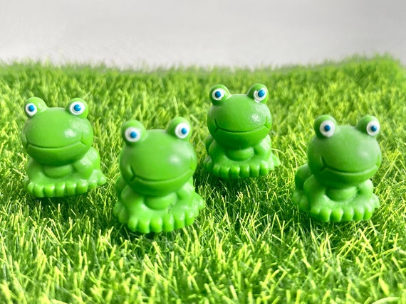  TTEDMO Mini Frogs 200 Pack,Tiny Frogs 200 Pack,Mini Resin Frogs, Mini Resin Frogs Bulk,Miniature Resin Mini Frogs Green Frog (Pink,200 PCS)  : Patio, Lawn & Garden