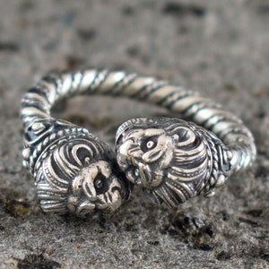 Double Lion Head 925 Sterling Silver Torc Ring - Size Us 6 to 9 - Symbol of Strength Bravery Dignity Majesty and Royalty - Ancient Greece