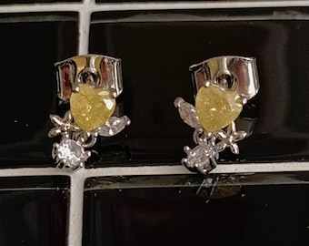 Y2K Coquette Earrings, Tiny Yellow Heart Earrings, Y2k Jewelry, Sailor Moon Earrings, Alt Jewelry, 2000s Acubi Earrings, Dainty Earrings