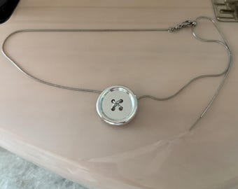 y2k button choker sliding thread necklace minimalist whimsical nana anime aesthetic alternative jewelry