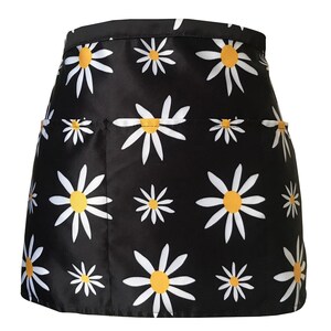 Daisy Apron with Flowers Apron Waitress Apron for Server Apron for Women Nail Tech Apron for Salon Gift for Home Cook Short Floral Apron