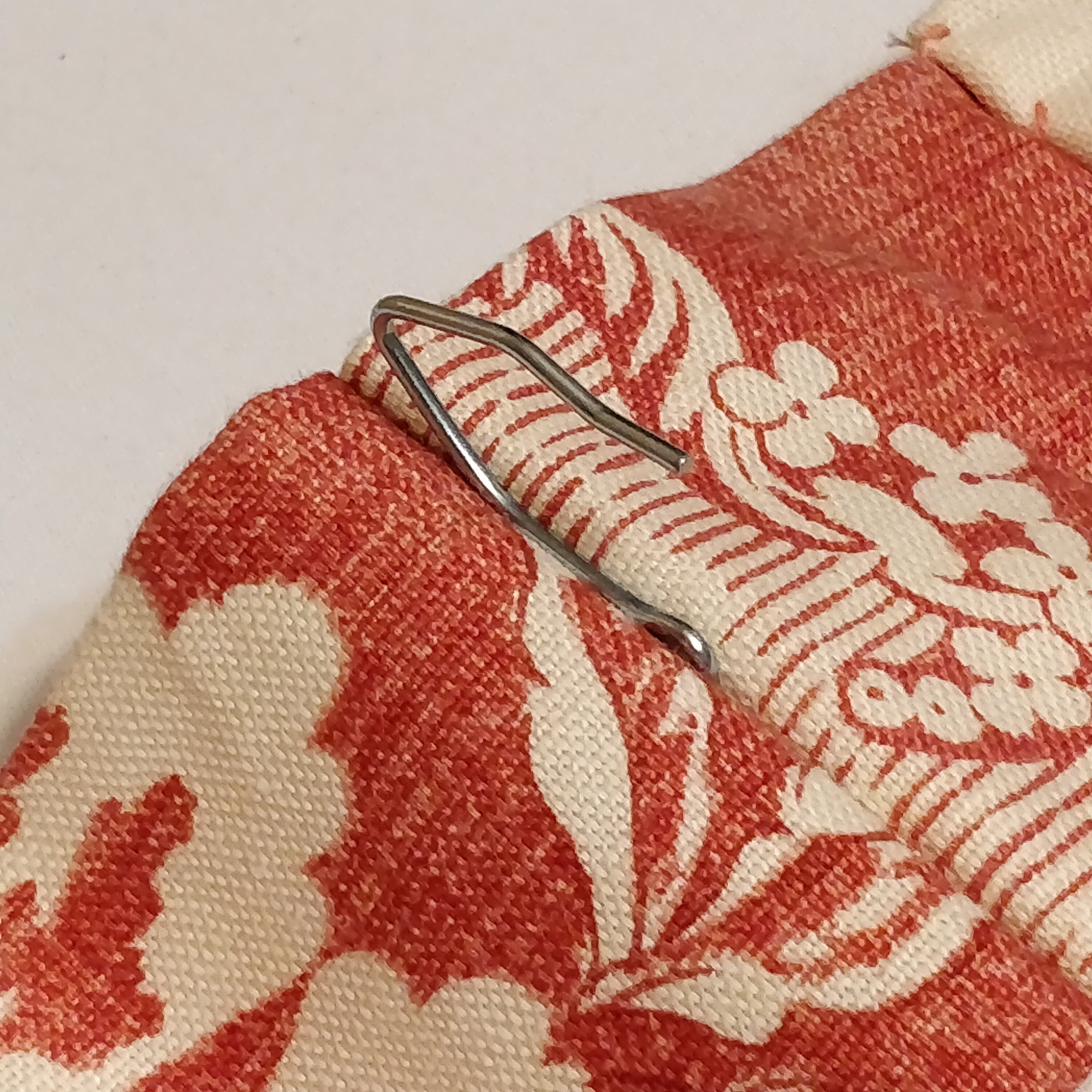 100 Heavy Duty Professional Grade Drapery Pins / Hooks for Pleated