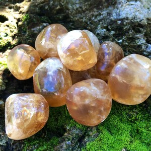Honey Calcite, Clarity of Insight and Action, Confidence, Root, Solar Plexus, Third-Eye Chakra