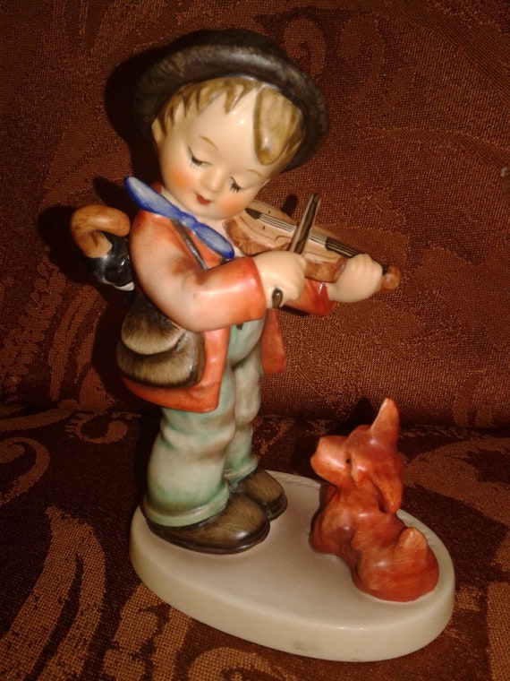 hummel boy with violin