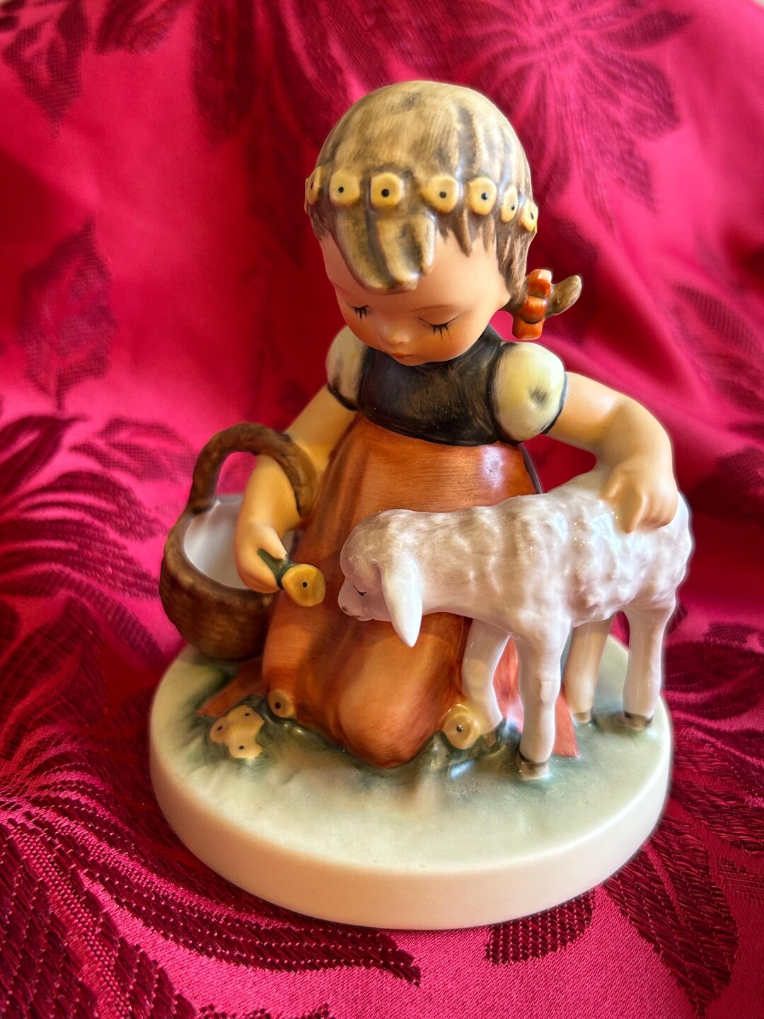 Favorite Pet Hummel Goebel #361 Girl Feeding Lamb TMK7 - Etsy
