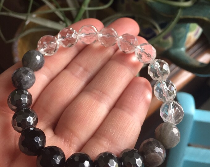 Chunky New Moon Manifesting | Onyx, Hematite, Labradorite + Quartz Crystal Ombré | 10 mm | Spiritual Junkies | Yoga Mala Bracelet