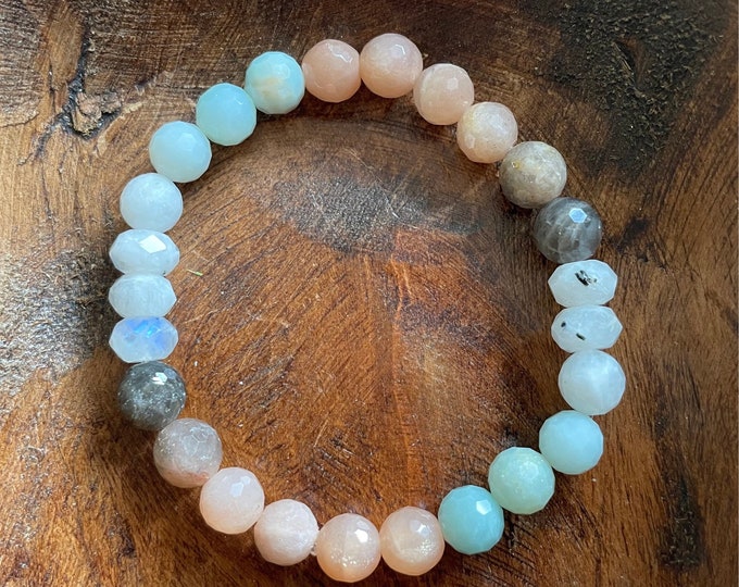 Coastal Dreaming Bracelet | Amazonite, Sunstone + Rainbow Moonstone | 8 mm | Spiritual Junkies | Yoga Mala