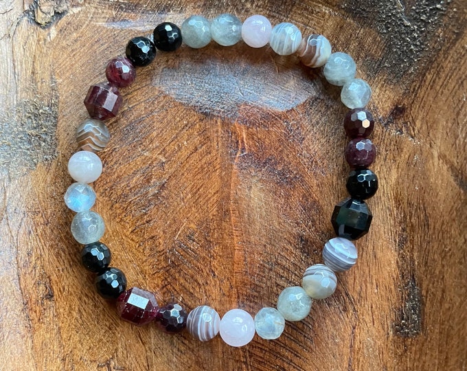 Mini Obsession Bracelet | Onyx, Botswana Agate, Garnet, Lavender Rose Quartz + Labradorite | 6 mm | Spiritual Junkies | Yoga Mala