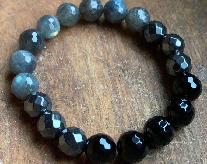 Protection Bracelet | I am Safe | Chunky Labradorite, Hematite + Onyx | 10 mm | Spiritual Junkies | Yoga Mala Bracelet