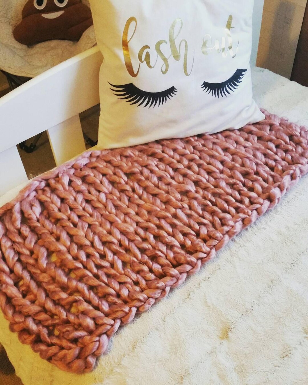 Finger Knit Blankets and Throws, Chunky Lux Yarn With a Slight Shimmer