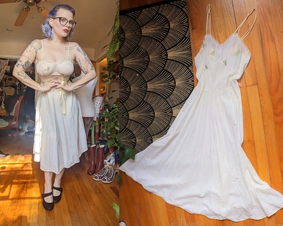 Daisy Slip // Vintage 1930's - 1940's Ivory Bias C