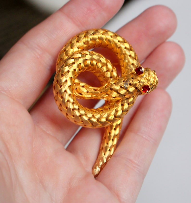 Coiled Snake Brooch Vintage Gold Plated Woven Mesh Brooch Featuring a Snake Coiled with Red Rhinestone Eyes /& Hissing Tongue
