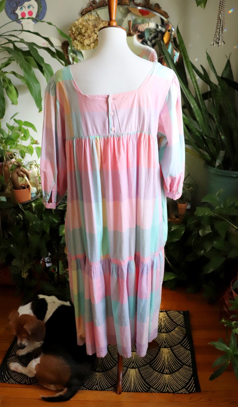 Taylor Dress Vintage 1970/'s Pockets L-XL 1980/'s Pastel Pink Purple /& Green Square Print Cotton Shift Housedress with Lantern Sleeves