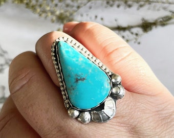 Ring size 7.5>>Bisbee turquoise sterling silver ring, turquoise hand stamped ring, triangle turquoise ring