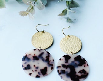 Tortoise Shell Earrings, tortoise earrings 2.5 inches, resin earrings, gold acrylic earrings, geometric earrings, statement earrings,