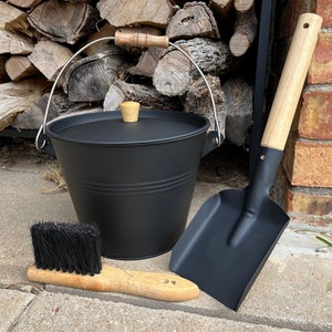 USA Made Fireplace Stove Whisk Broom & Shovel BUCKET with Lid Dustpan Set Brush Cleaning Coal Ash Pan Coco Fiber Firepit Dixie Cowboy