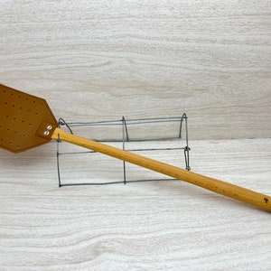 USA Made Handcrafted FLY SWATTER 20" Beechwood Wood & Leather Handmade Dixie Cowboy Bug Killer Crusher