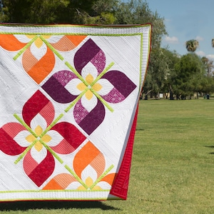 Windswept - Modern Drunkards Path Flower PDF Quilt Pattern