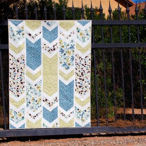 Crackle - Modern beginner friendly large chevron PDF quilt pattern