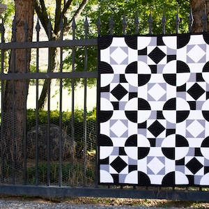 Monochromality - Modern beginner friendly curves quilt pattern. Black, White and Gray Drunkards Path Construction. PDF Pattern.