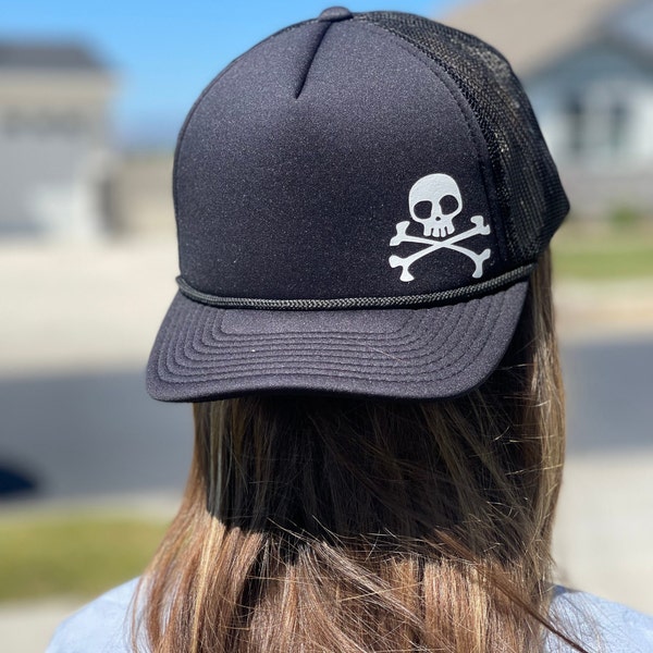 Skull and crossbones, skull and crossbones hat, Skull hat, skull, skull gift, kids hat, kids gift, boy birthday gift, gift for boys, toddler