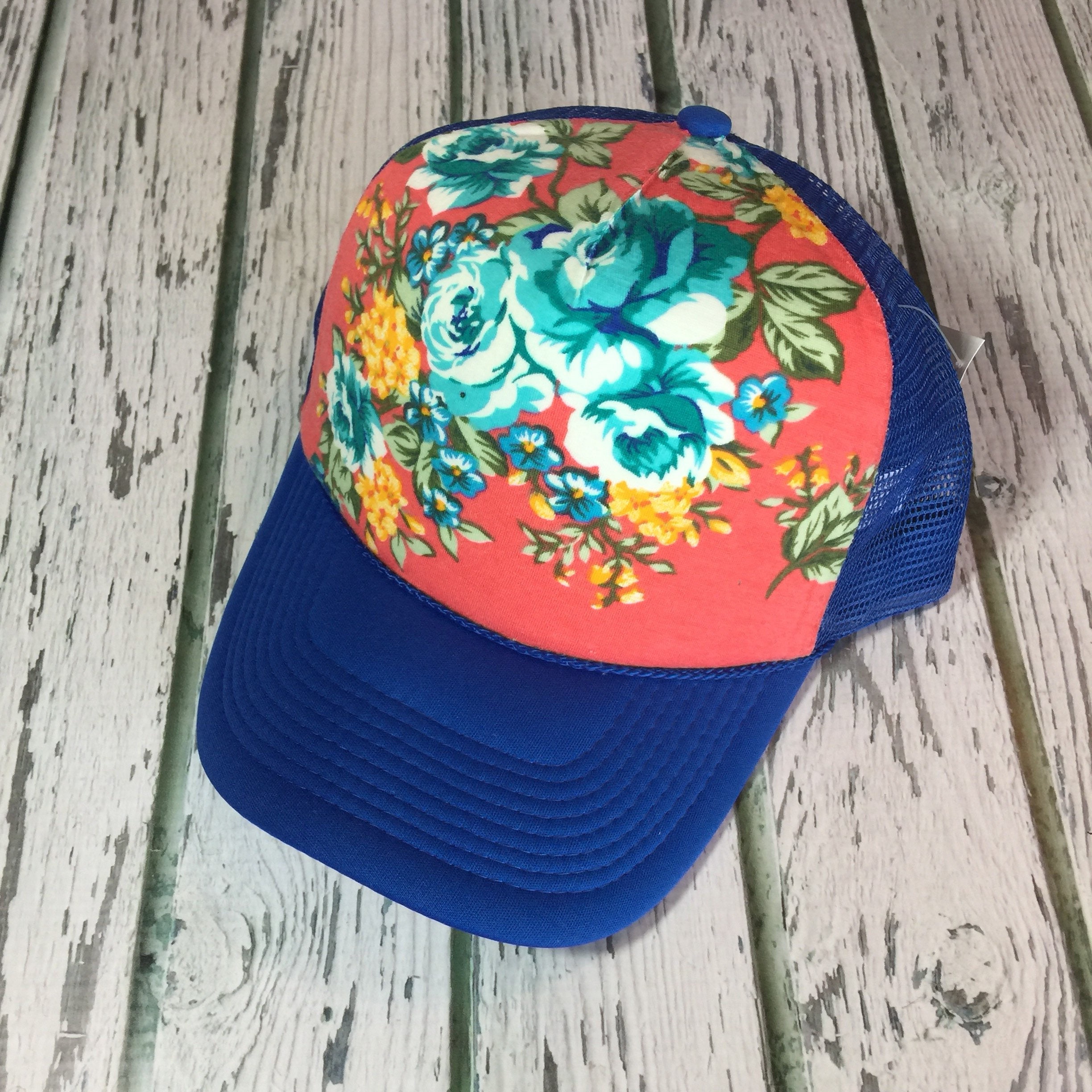 Coral Floral Trucker Hat: Custom Women display picture 3