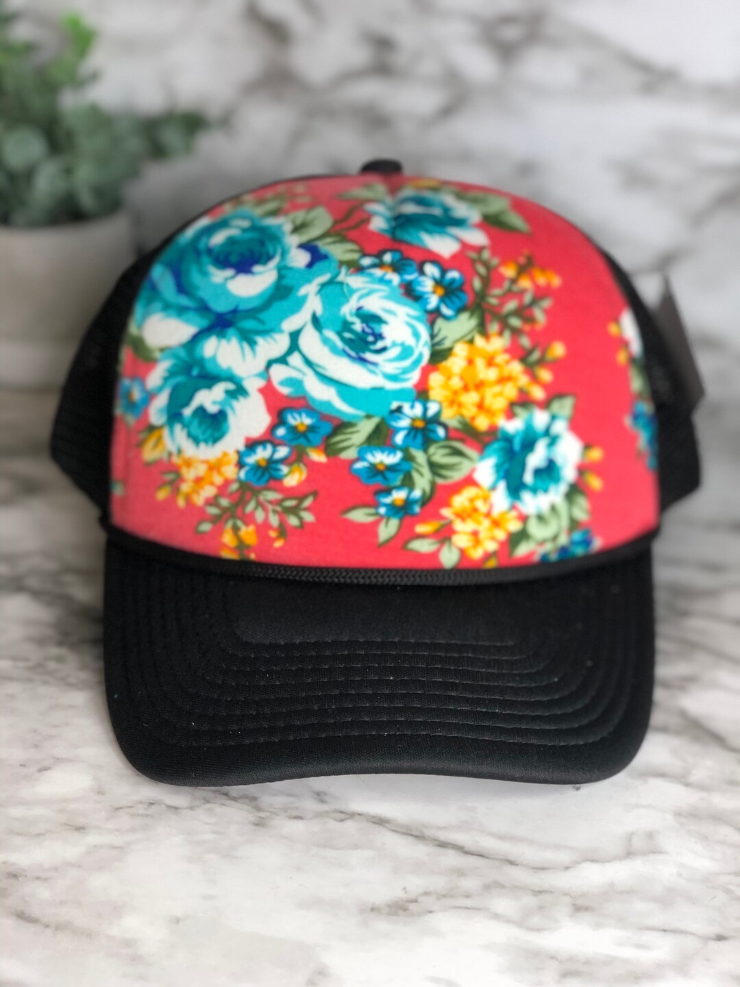Coral Floral Trucker Hat: Custom Women display picture 1