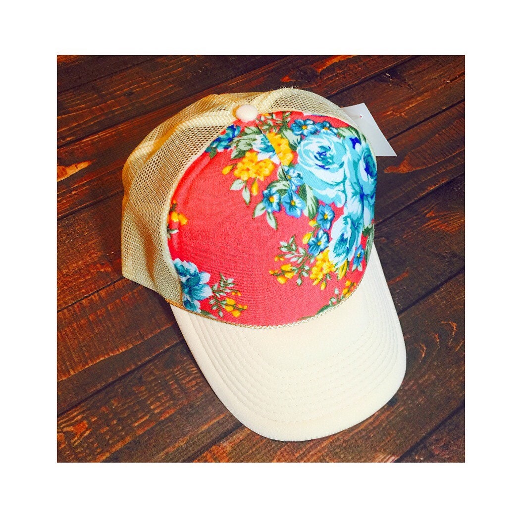 Coral Floral Trucker Hat: Custom Women display picture 3