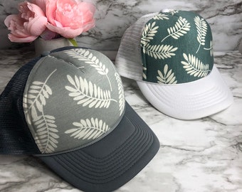 Palm leaf hat, ariebdesigns, spring hat, spring fashion, spring trucker hat, palm tree leaf fashion, palm leaves, palm tree fashion