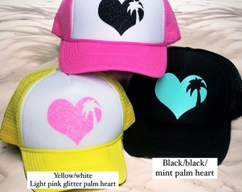 Palm tree heart hat, palm tree gift, gift for her, palm tree lovers, vacation accessories, group hats, group vacation hats. Bachelorette hat