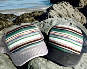 New colorful skinney striped trucker hat, gender neutral. Verify size before ordering!