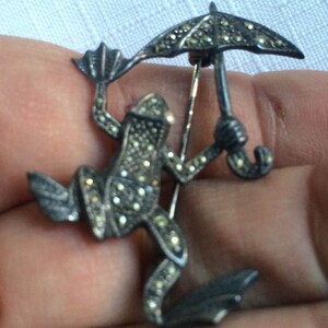 Alilang Abalone Shell Frog Brooch - Cross-Legged Sitting Frog Pin, Retro Crystal Corsage - View #10