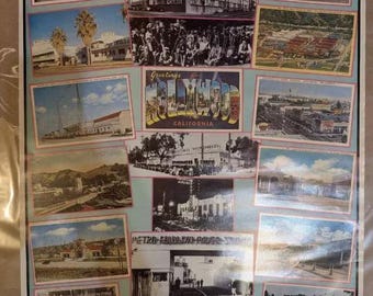 Puede incluir: Un póster vintage con un collage de postales históricas. Las postales representan varios edificios y escenas, incluyendo el letrero de Hollywood y el texto "Greetings from California". El póster tiene un borde rosa y está encerrado en plástico.