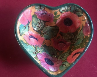 Plato de corazón, Tazón de corazón, Plato de joyería, Plato de corazón de cerámica, Plato romántico, Regalo de San Valentín, Decoración del corazón, Tazón de arte, Tazón de flores, Plato de baratijas