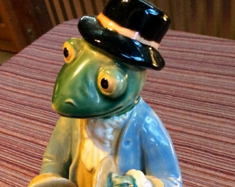 Ceramic Frog, Frog Figurine, Frog Sculpture, Frog Art, Frog Statue, Frog Figure, Musician Figurine, Music Sculpture, Frog Gift, Frog Decor