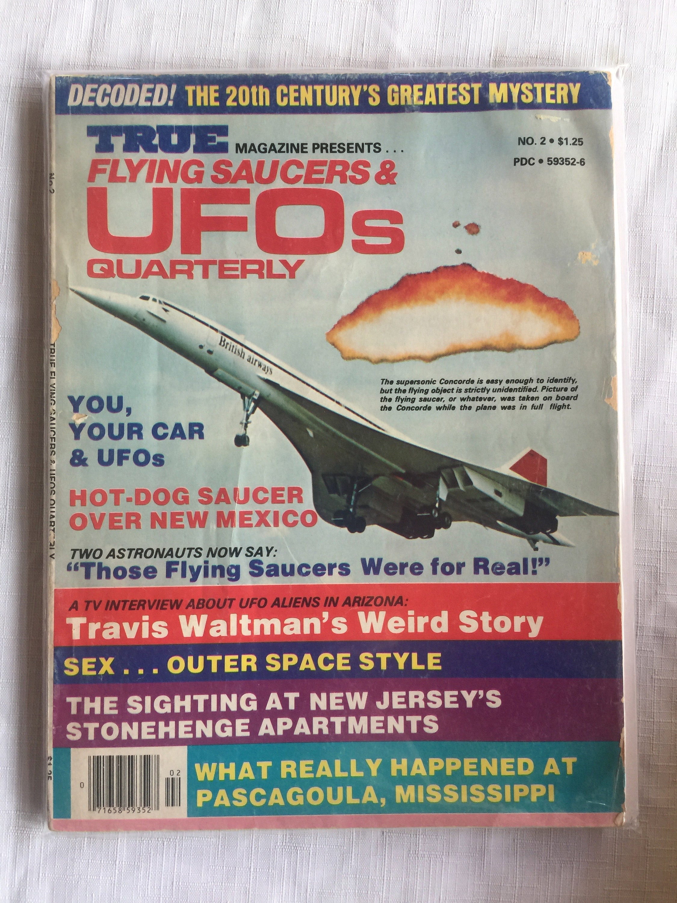 遊 no.4 1972 objet magazine yu World Art Issue 7, XLII. Year, April 1, 1972 - Illustrated