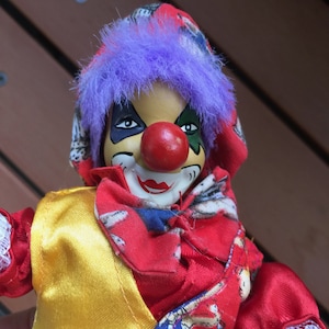 Clown Doll, Porcelain Clown Doll, Ceramic Clown Doll, Clown Doll, Circus Doll, Display Doll, Carnival Doll, Ceramic Doll, Clown Toy,