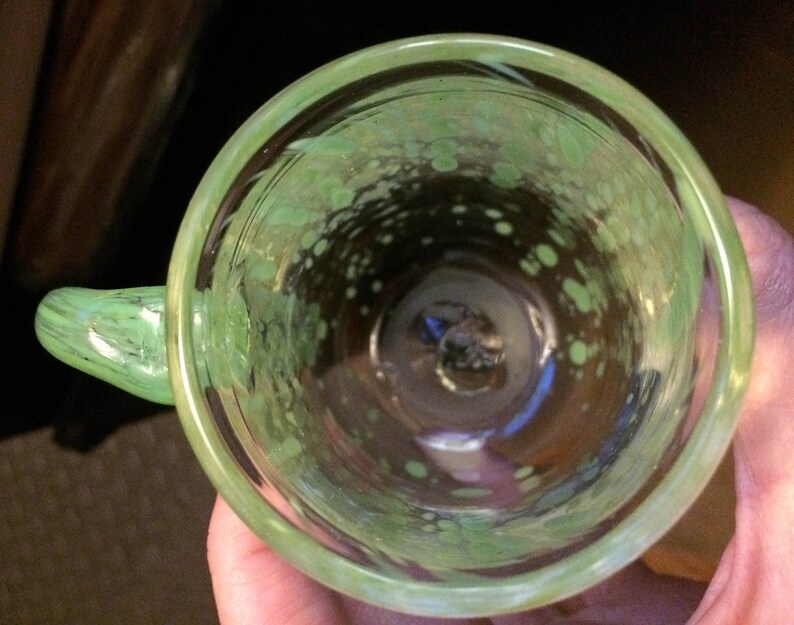 Blåst glasmugg, hantverksmugg, konstglasmugg, konstglasmugg, konstkaffekopp, bohemisk mugg, bohemisk glasmugg, glaskopp, hantverksglasmugg, grön mugg bild 5