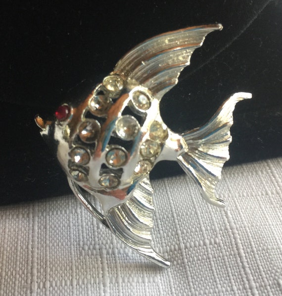 Rhinestone Fish Pin, Fish Pin, Fish Brooch, Tropical Fish Pin, Tropical Fish Brooch, 50s Fish Pin, Retro Pin, 50s Brooch, Silver Fish Pin