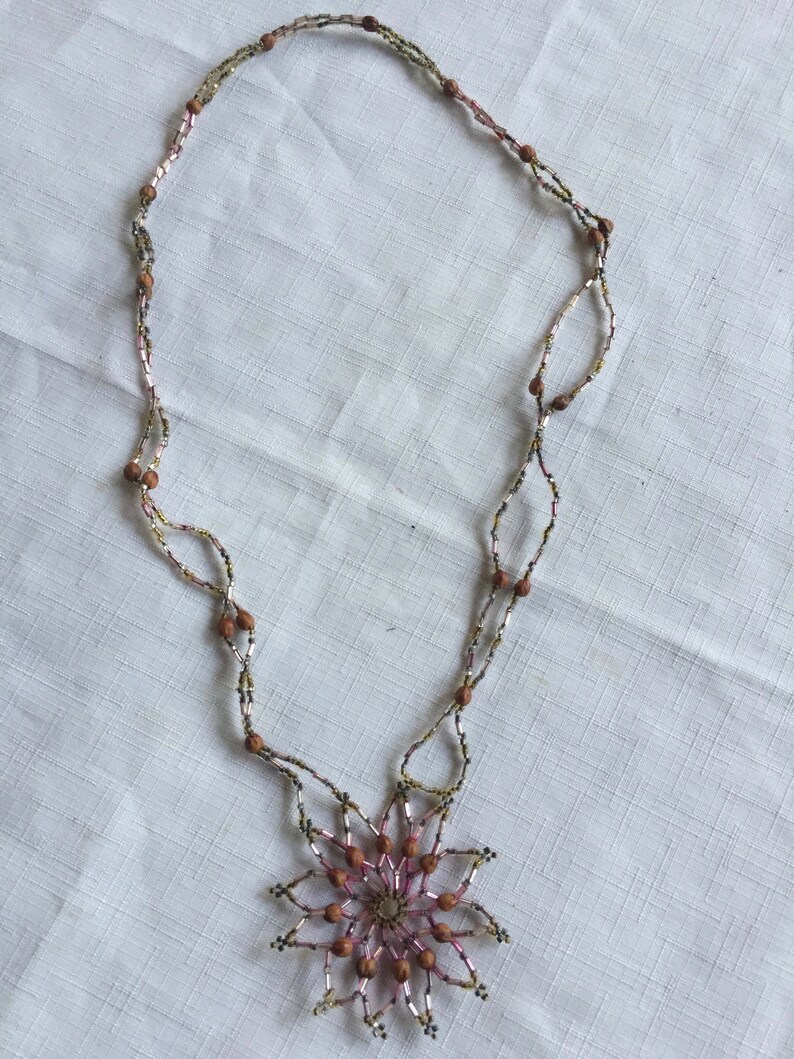 Flower Beads Seed Bead Necklace Beadwork Necklace,Woven Bead Necklace,70s Necklace,Flower Necklace,Bead Work Necklace,70 Beadwork Necklace