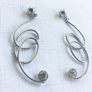 Lange Silber Ohrring, lange geschwungene Ohrring, Silber geschwungene Ohrring, Silber baumeln, Kringel Ohrring, Silber Twist Ohrring, Silber Schleifen Ohrring