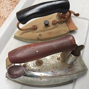 Antique Iron, Retro Iron, Antique Kitchen, Kitchen Gadget, Retro Appliance, Retro Kitchen, Distress Appliance, Antique Appliance, Hand Iron