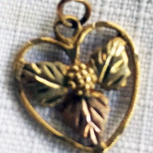Pendentif coeur d’or, coeur d’or, pendentif de coeur, collier de coeur d’or, coeur de 10K, pendentif d’or 10k, pendentif de charme d’or, charme de coeur d’or, charme d’or