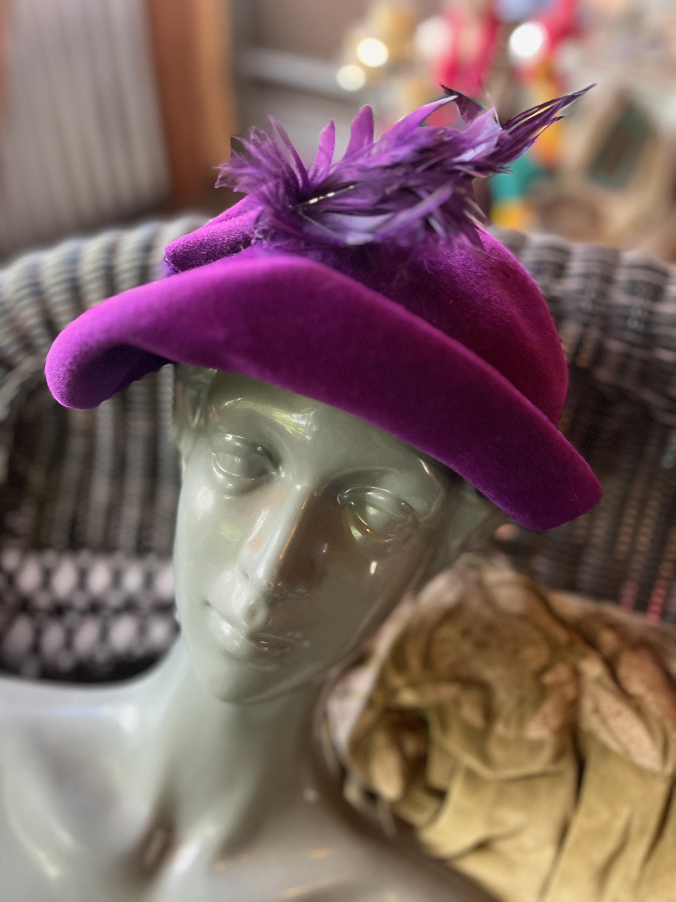 Jean Arlett di Firenze Green Velvet Vintage Hat Vintage 1960s High Crown Pillbox/cloche Style Hat, Bright  main image 2