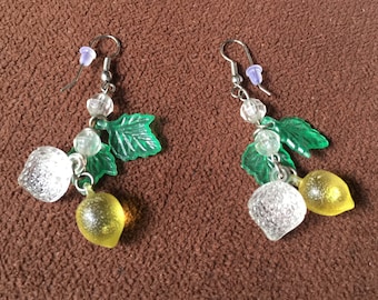 Lemon Earring, Lemon Dangle, Spring Dangle, Citrus Earring, Citrus Dangle, Yellow Green Earring, Fruit Earring, Fruit Dangle, Yellow Dangle