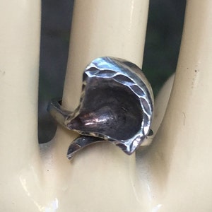 Zilveren Swirl Ring, rustieke zilveren ring, Ridge zilveren ring, moderne zilveren ring, zilveren ring, kronkelende ring, Twirl zilveren ring, mod zilveren ring