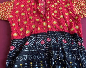 Hippie Print Top, India Blouse, Gauzy India Blouse, Sequin Blouse, 60s Casual Top, Hippie Blouse, Red Black Top, Casual India Top, 60s Top